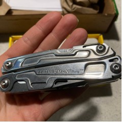 Мультитул LEATHERMAN REV 832130